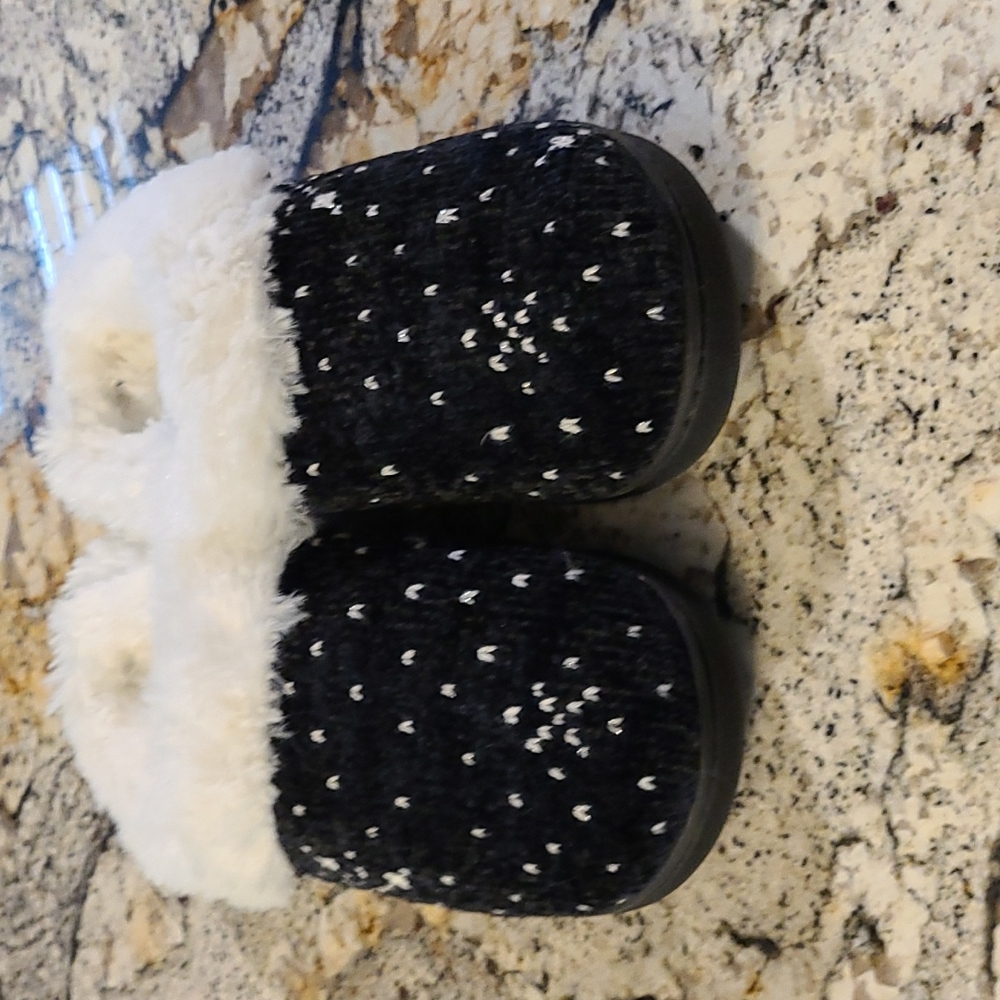 Muk luk slippers